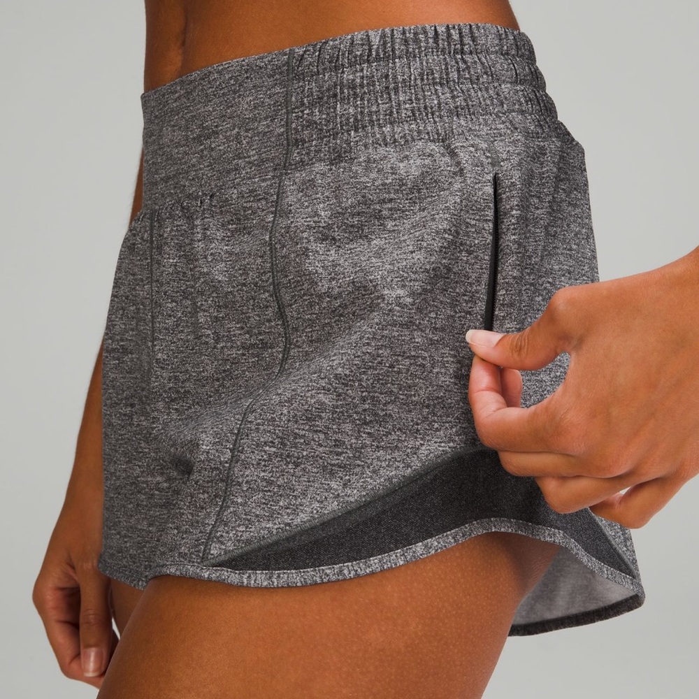 Lululemon Hotty Hot High-Rise Lined Short 2.5”